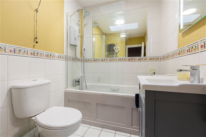 35 Elton Court, Sandycove, Co. Dublin