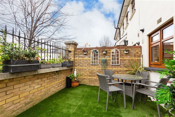 35 Elton Court, Sandycove, Co. Dublin