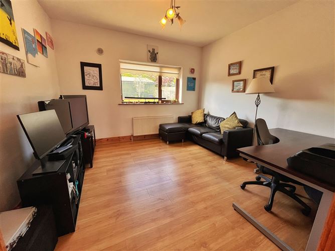 https://photos-a.propertyimages.ie/media/1/2/0/4922021/898e46d7-0bbc-47bd-88c9-43462a62dba3_l.jpg