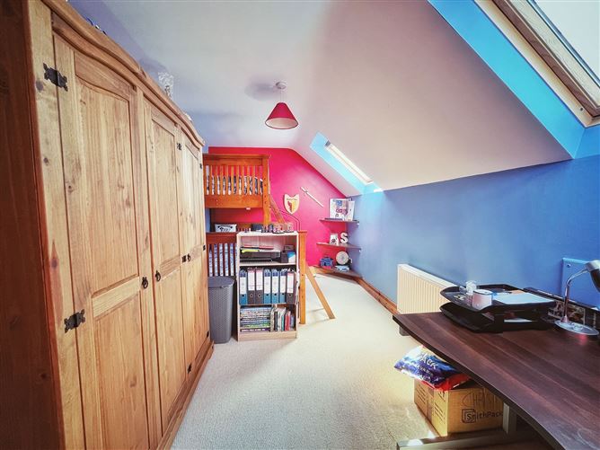 https://photos-a.propertyimages.ie/media/1/2/0/4922021/898e46d7-0bbc-47bd-88c9-43462a62dba3_l.jpg
