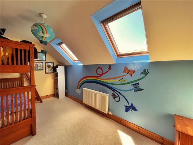 https://photos-a.propertyimages.ie/media/1/2/0/4922021/898e46d7-0bbc-47bd-88c9-43462a62dba3_l.jpg