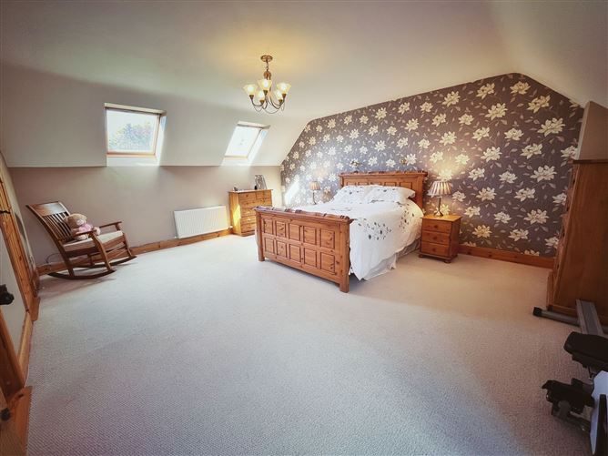 https://photos-a.propertyimages.ie/media/1/2/0/4922021/898e46d7-0bbc-47bd-88c9-43462a62dba3_l.jpg