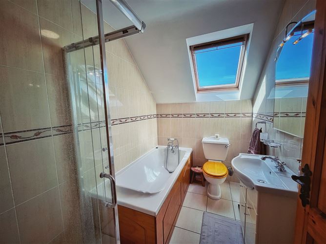 https://photos-a.propertyimages.ie/media/1/2/0/4922021/898e46d7-0bbc-47bd-88c9-43462a62dba3_l.jpg