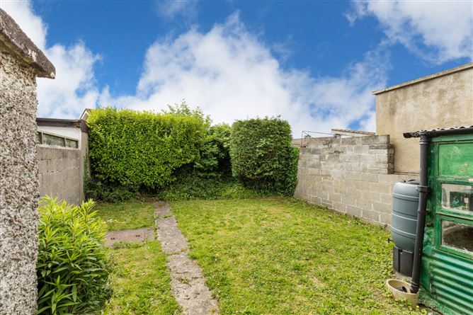 102 Briarfield Road, Kilbarrack, Dublin 5.