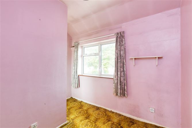 102 Briarfield Road, Kilbarrack, Dublin 5.