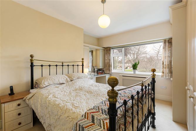 24 Claremont Park, Sandymount, Dublin 4