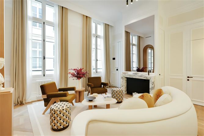 Parisian Round,Paris,Île-de-France,France