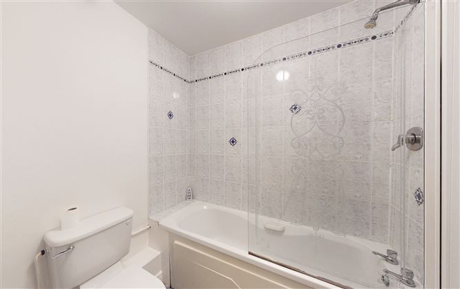 38 The Square Larch Hill, Dublin 17, Dublin