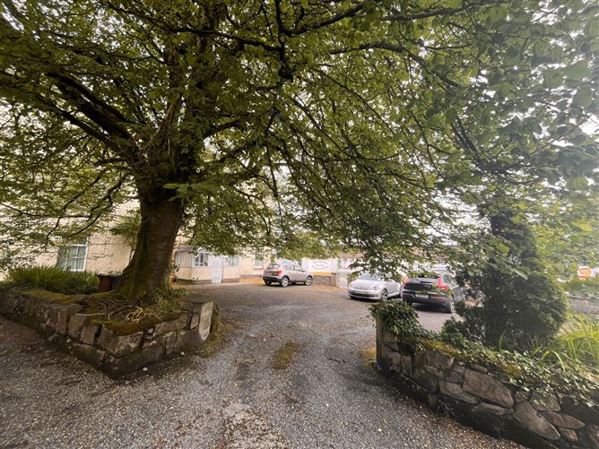 Spire`s House, Shantalla Road, Galway, County Galway