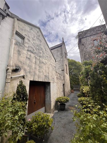 Spire`s House, Shantalla Road, Galway, County Galway