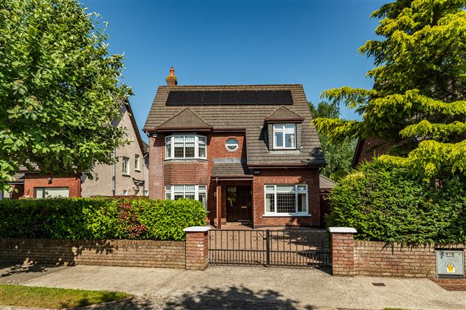 https://photos-a.propertyimages.ie/media/1/2/2/5003221/2b5263bb-1e75-4dfd-aa9f-b16e52139c39_l.jpg