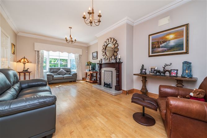 https://photos-a.propertyimages.ie/media/1/2/2/5003221/2b5263bb-1e75-4dfd-aa9f-b16e52139c39_l.jpg