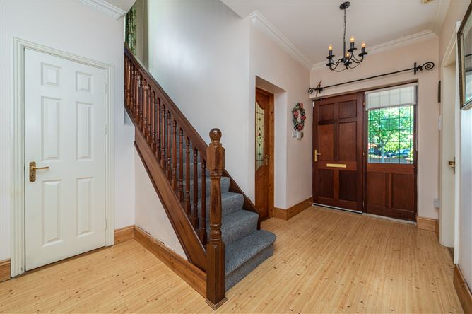https://photos-a.propertyimages.ie/media/1/2/2/5003221/2b5263bb-1e75-4dfd-aa9f-b16e52139c39_l.jpg