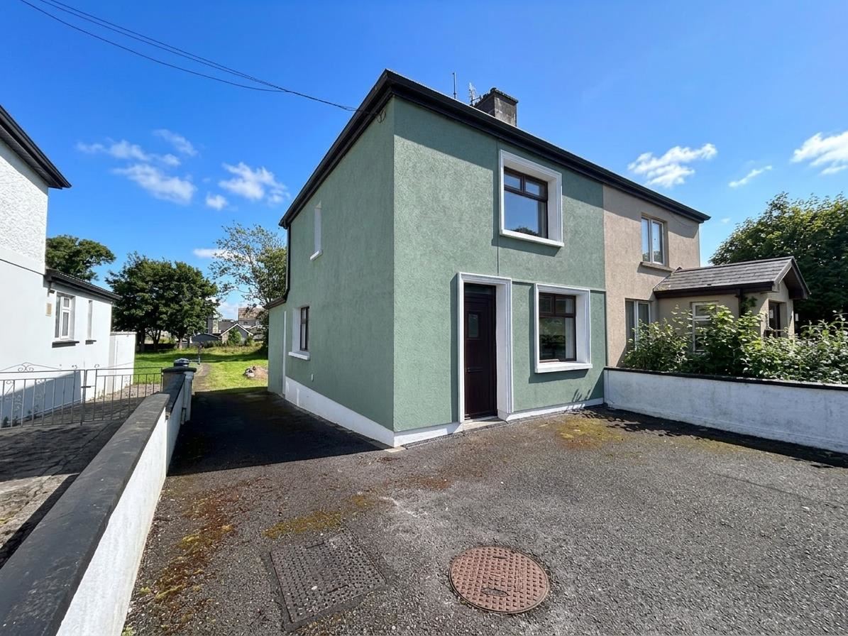 2 McNeela Terrace, Quay Road, Westport, Co. Mayo