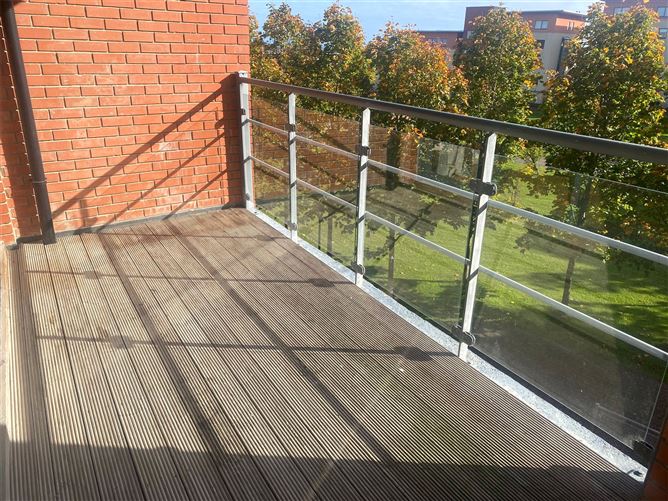 41 The Oval, Tullyvale, Cabinteely, Dublin 18
