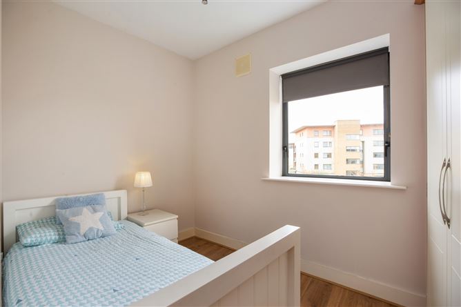 41 The Oval, Tullyvale, Cabinteely, Dublin 18
