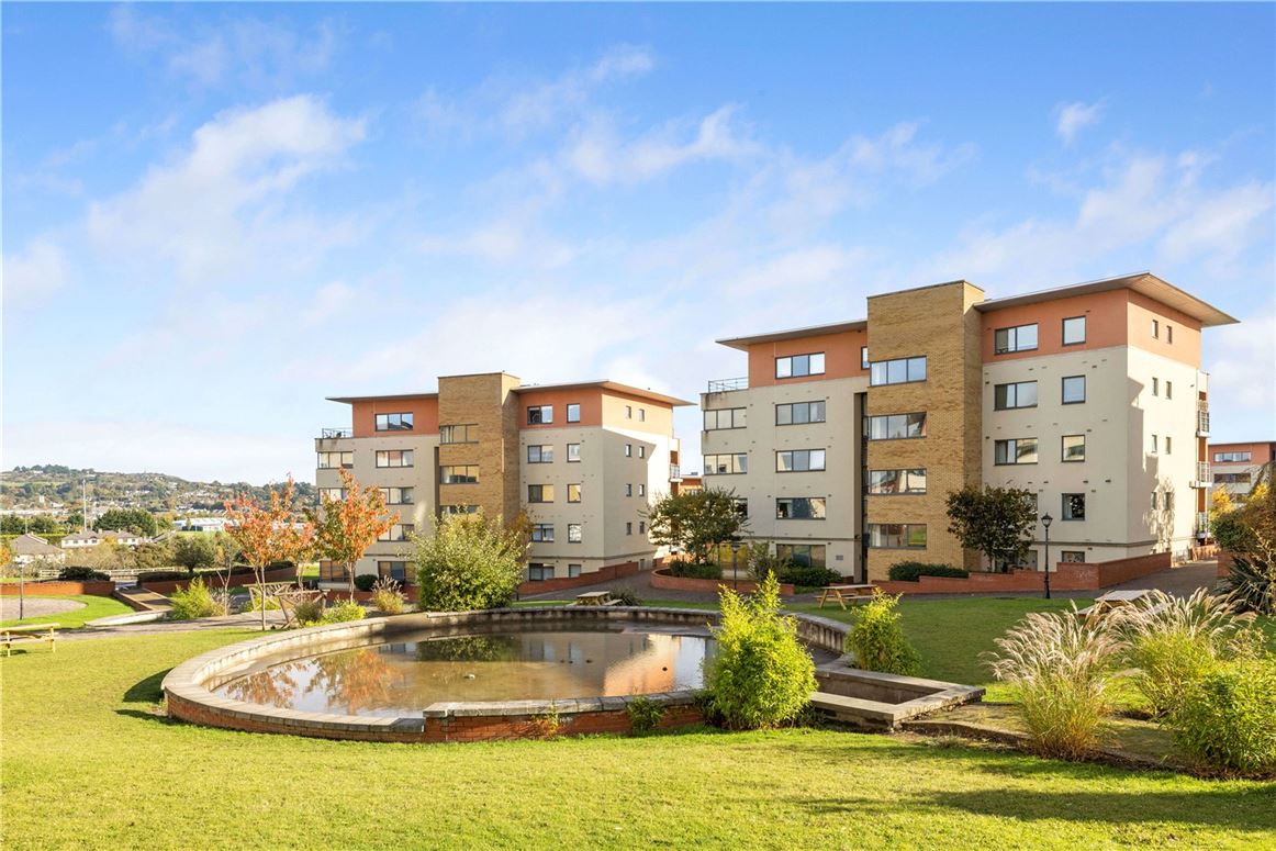 59 The Oval, Tullyvale, Cabinteely, Dublin 18