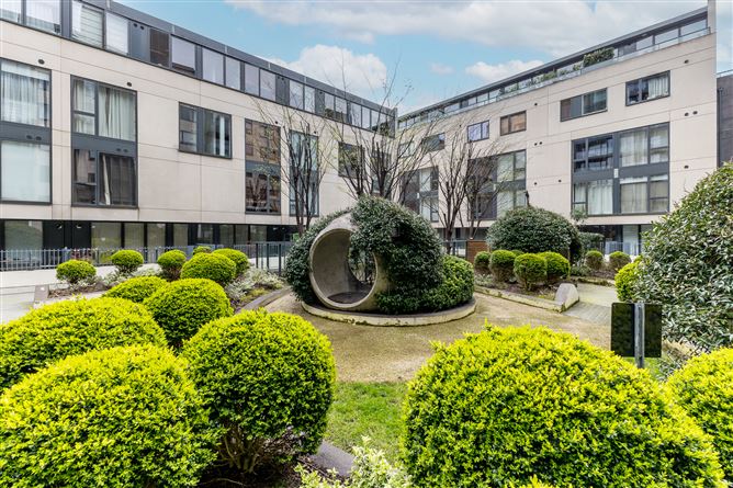 8 Hanover Riverside, Grand Canal Dock, Dublin 2