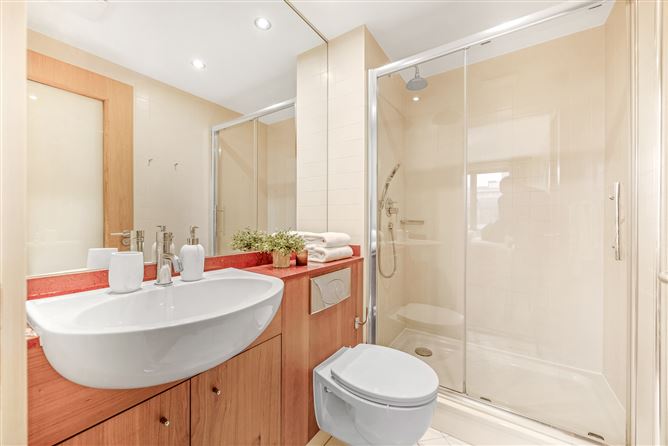 8 Hanover Riverside, Grand Canal Dock, Dublin 2