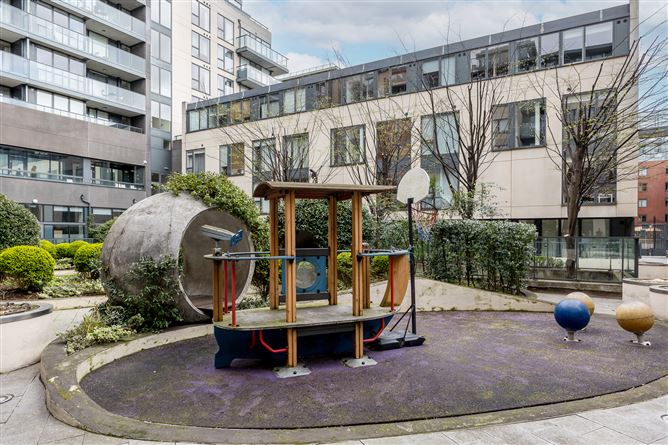 8 Hanover Riverside, Grand Canal Dock, Dublin 2