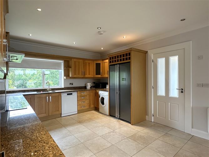77 Caiseal Cam, Roscam, Galway