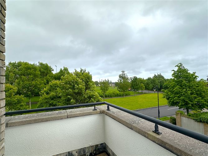 Photo 8 of 14 — 77 Caiseal Cam, Roscam, Galway