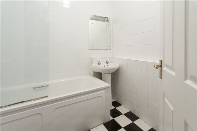 36 Georges Quay Apartments, 2/4 Georges Quay, South City Centre, Dublin 2