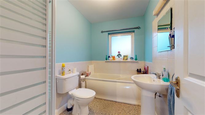 14 Woodville, Newport Road, Castlebar, Co. Mayo