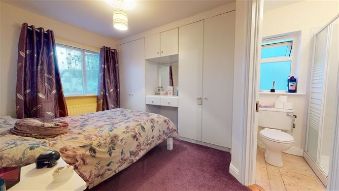 14 Woodville, Newport Road, Castlebar, Co. Mayo