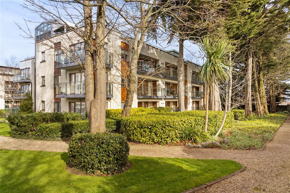 11 Kelston Hall, Foxrock, Dublin 18