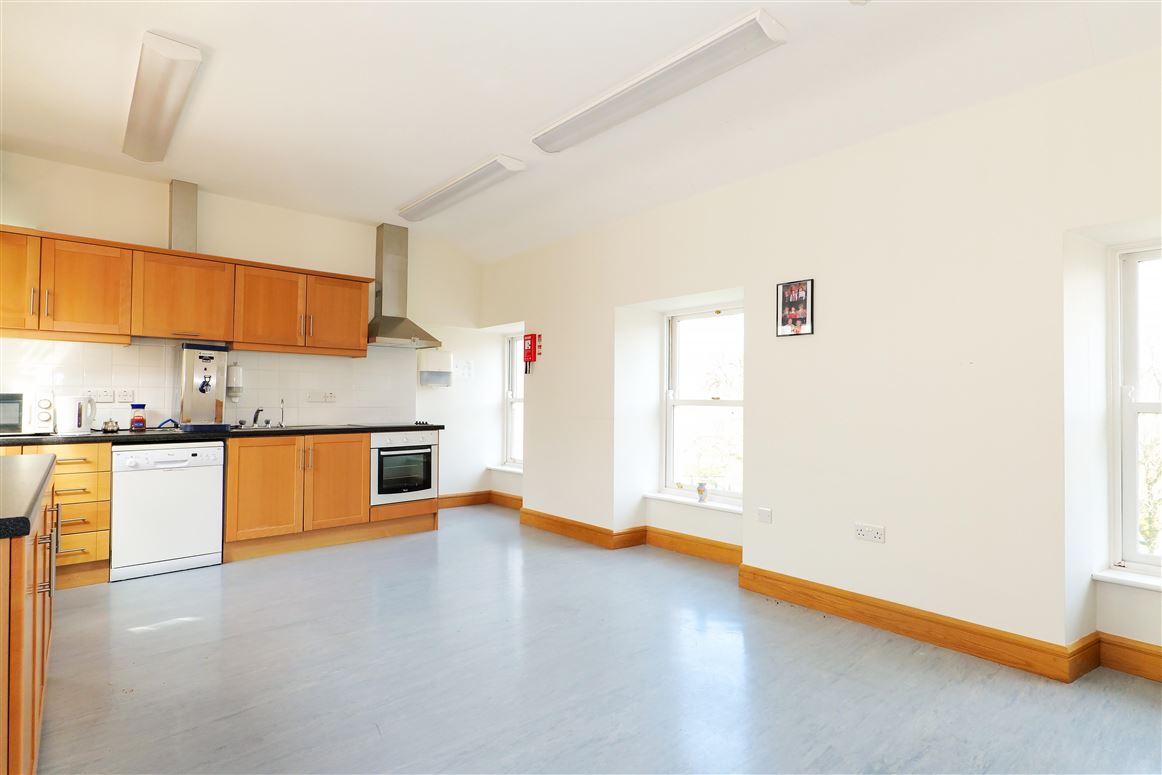 24 Eyre Square, Galway City 24 Eyre Square, Galway City