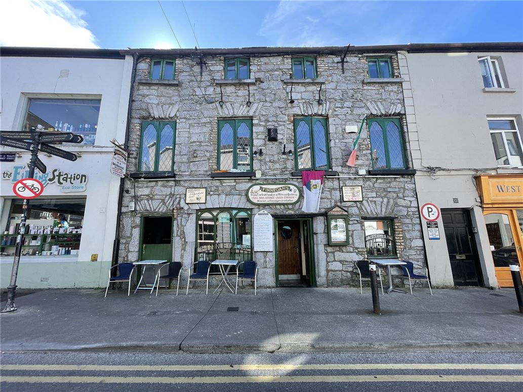 Finnegan's, 1 - 2 Market Street, City Centre, Galway