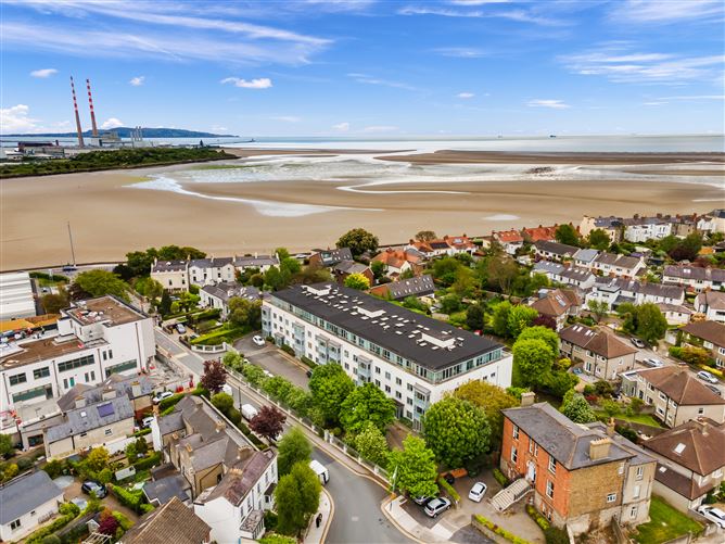 https://photos-a.propertyimages.ie/media/1/2/4/4998421/f8025d08-7f74-40a3-b687-79976fbac2d6_l.jpg