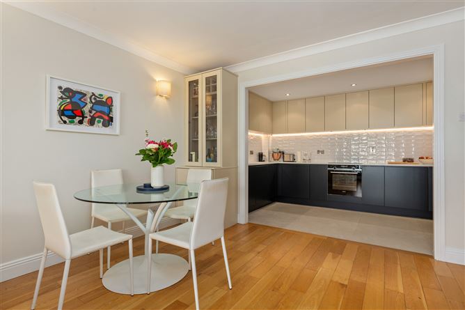 https://photos-a.propertyimages.ie/media/1/2/4/4998421/f8025d08-7f74-40a3-b687-79976fbac2d6_l.jpg