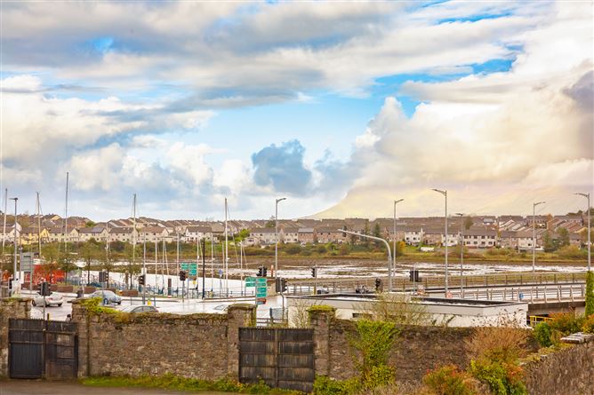 Photo 17 of 19 — Apt 308 Harbour Court, Lower Quay Street, Sligo, Sligo