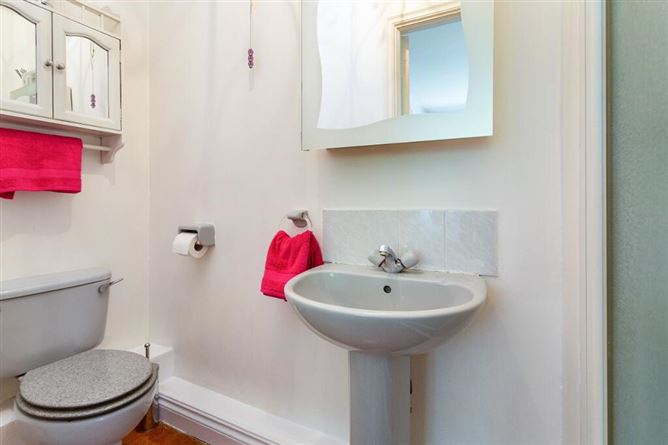 7 Woodville Grove, Lucan, Dublin