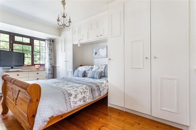 7 Woodville Grove, Lucan, Dublin