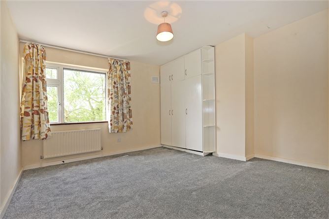 2 Collins Park, Shannon, Co. Clare