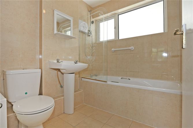 2 Collins Park, Shannon, Co. Clare