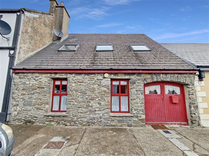 Main image for 13 West Street, Carrigaholt, Co. Clare