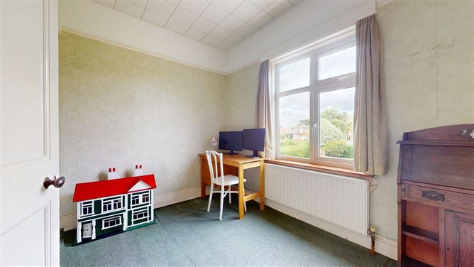 143 Howth Road, Sutton,   Dublin 13