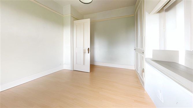 143 Howth Road, Sutton,   Dublin 13