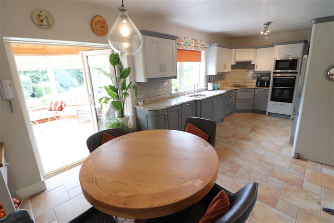 https://photos-a.propertyimages.ie/media/1/2/6/4949621/87738f5c-06e2-4ae3-9f17-f8096c9a9dfe_l.jpg