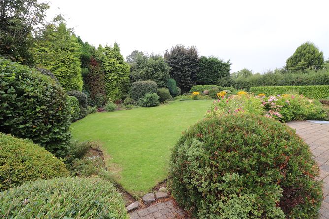 https://photos-a.propertyimages.ie/media/1/2/6/4949621/87738f5c-06e2-4ae3-9f17-f8096c9a9dfe_l.jpg