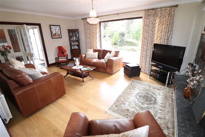https://photos-a.propertyimages.ie/media/1/2/6/4949621/87738f5c-06e2-4ae3-9f17-f8096c9a9dfe_l.jpg