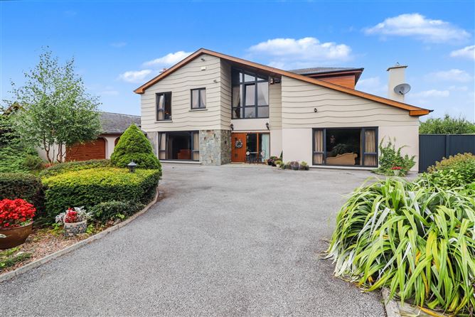 https://photos-a.propertyimages.ie/media/1/2/6/4949621/87738f5c-06e2-4ae3-9f17-f8096c9a9dfe_l.jpg