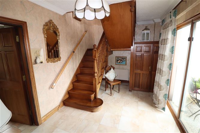 https://photos-a.propertyimages.ie/media/1/2/6/4949621/87738f5c-06e2-4ae3-9f17-f8096c9a9dfe_l.jpg
