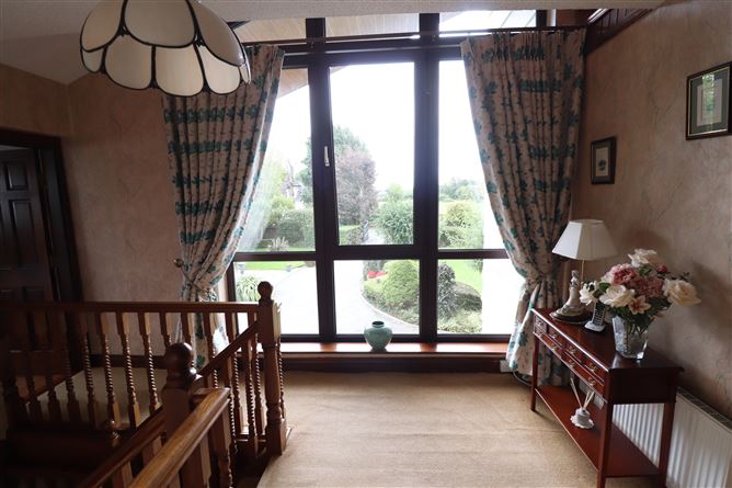 https://photos-a.propertyimages.ie/media/1/2/6/4949621/87738f5c-06e2-4ae3-9f17-f8096c9a9dfe_l.jpg