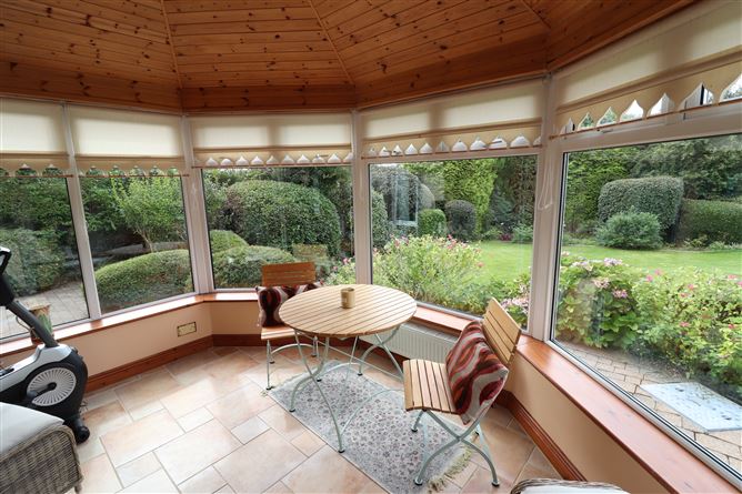 https://photos-a.propertyimages.ie/media/1/2/6/4949621/87738f5c-06e2-4ae3-9f17-f8096c9a9dfe_l.jpg