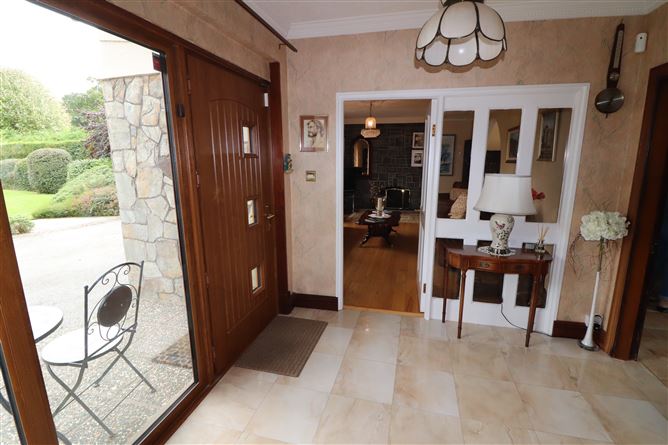 https://photos-a.propertyimages.ie/media/1/2/6/4949621/87738f5c-06e2-4ae3-9f17-f8096c9a9dfe_l.jpg